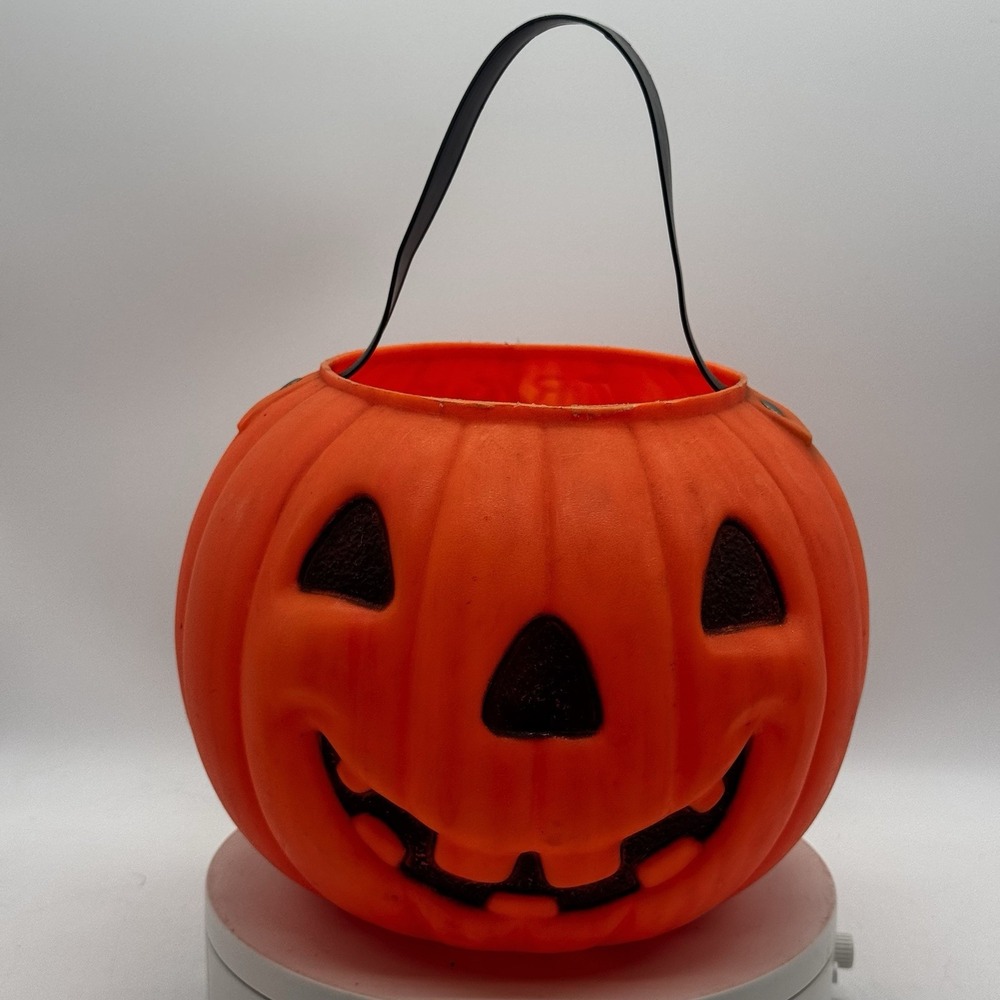 AJ Renzi Pumpkin Witch Halloween Blow Mold Trick Treat Bucket 800 Rivet Handle
